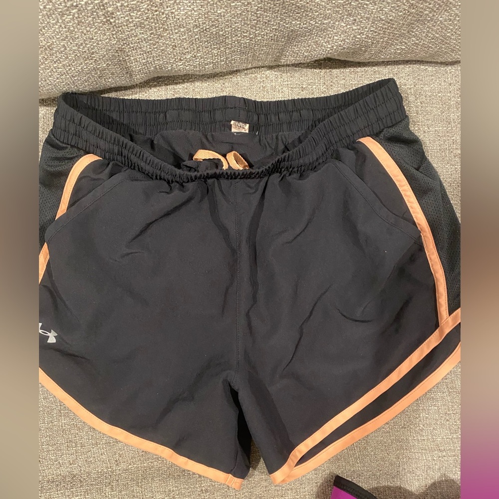 Black underarmour gym shorts